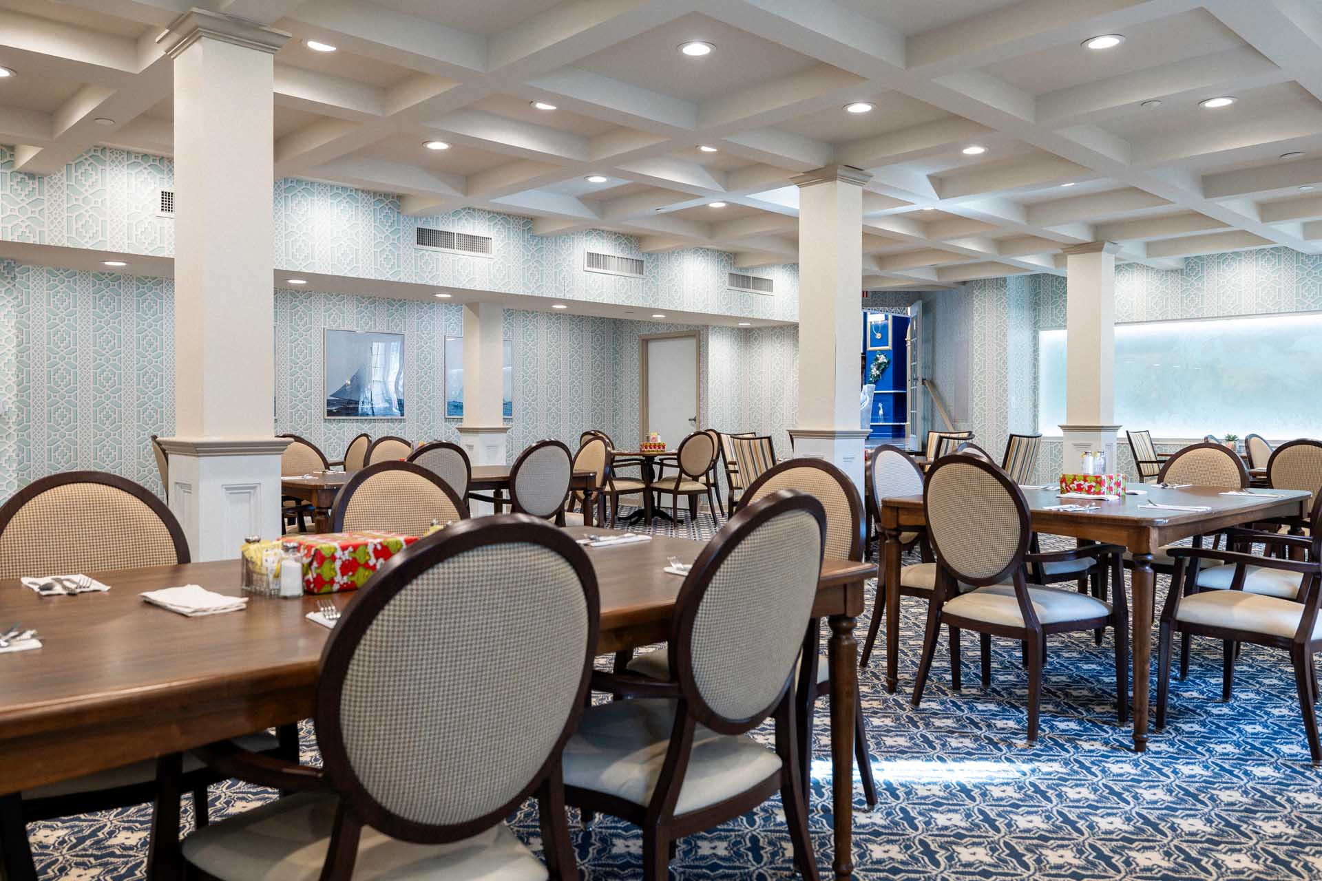 Comfortable dining area at Legacy Heights